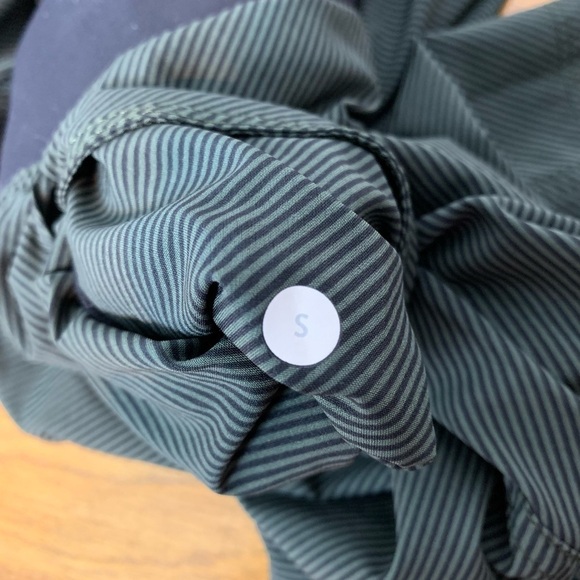 Lululemon Shorts Men’s Dark Green Black Stripes Size Small Running Activewear - Picture 8 of 9